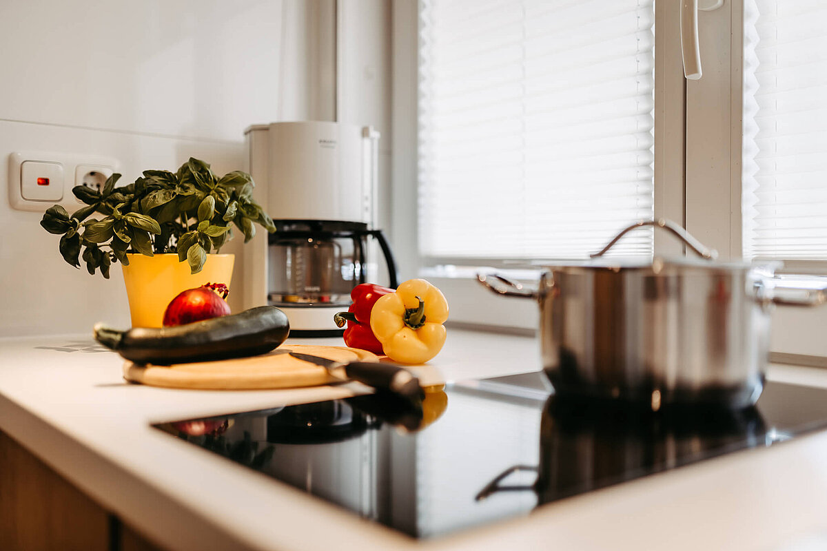 2-Raum Wohnung Typ 32 - Küchenzeile Almajur Ferienhotel Mittelberg Kleinwalsertal 2-Raum Wohnung Typ 32 - Küchenzeile Almajur Ferienhotel Mittelberg Kleinwalsertal