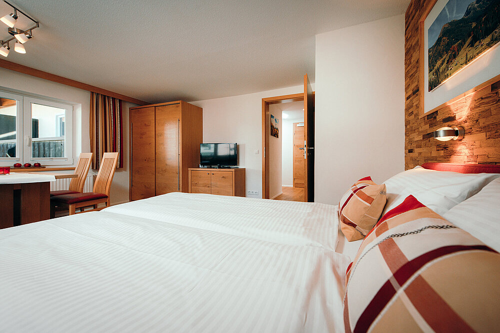 Doppelzimmer Standard - Doppelbett im Wohn- Schlafraum
