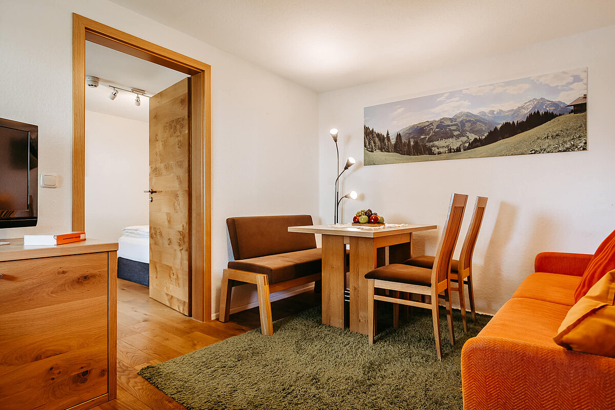2-Raum Wohnung Typ 32 - wohnen - Almajur Ferienhotel Mittelberg Kleinwalsertal 2-Raum Wohnung Typ 32 - wohnen - Almajur Ferienhotel Mittelberg Kleinwalsertal